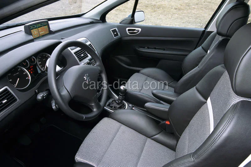 Peugeot 307 Break XT 1.4 2002 front view
