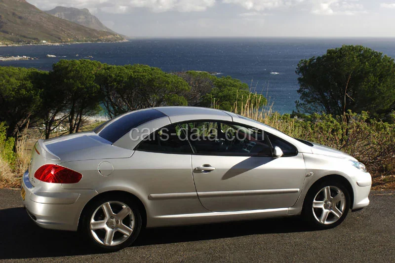 Peugeot 307 CC 2.0-16V 2005 front view