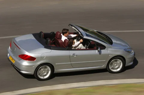 Peugeot 307 CC 2.0-16V 2005 view 2