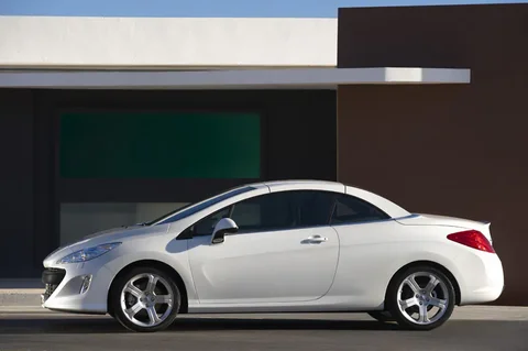 Peugeot 308 CC Première 1.6 THP 2009 view 5