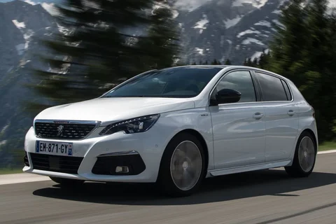 Peugeot 308 2017 front view
