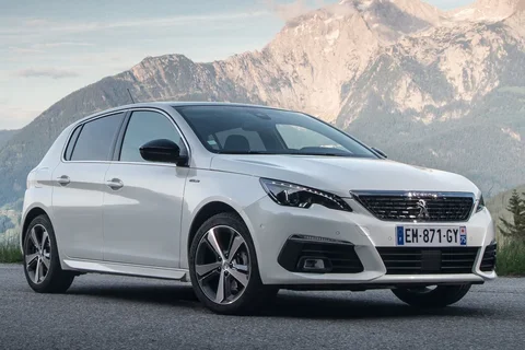 Peugeot 308 Active 1.2 PureTech 110 2018 view 2