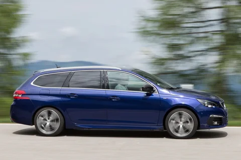 Peugeot 308 SW Active Pack 1.2 PureTech 110 2020 view 3