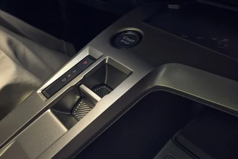 Peugeot 308 Style HYbrid 195 2025 view 8