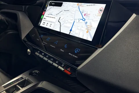 Peugeot 308 Style HYbrid 195 2025 view 9