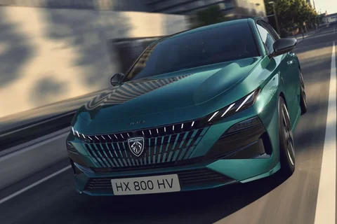 Peugeot 308 Style HYbrid 195 2025 view 11