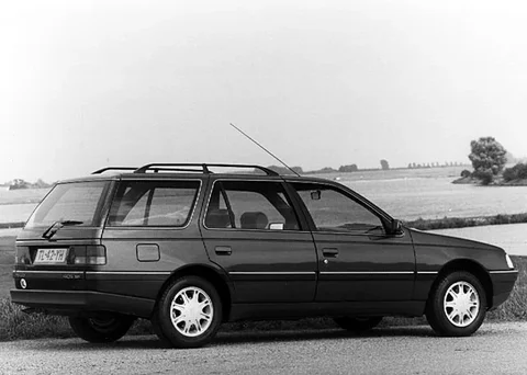 Peugeot 405 Break GRD 1988 view 2