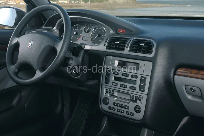 Peugeot 406 Break XT 2.2-16V 2002 front view