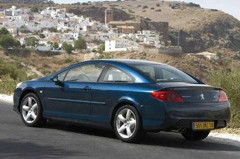 Peugeot 407 Coupé Référence 2.7 HDiF V6 2005 view 3