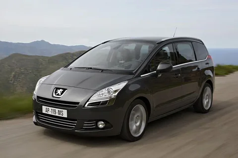 Peugeot 5008 2009 front view