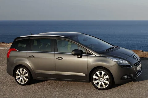 Peugeot 5008 Active 1.6 e-HDi 5P 2011 view 2