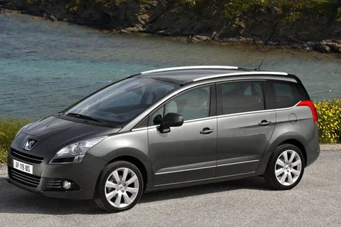 Peugeot 5008 Active 1.6 e-HDi 5P 2011 view 9