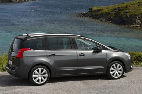 Peugeot 5008 Active 1.6 e-HDi 5P 2011 view 10
