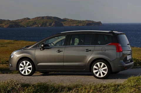 Peugeot 5008 Active 1.6 e-HDi 5P 2011 view 12