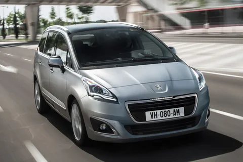 Peugeot 5008 Active 1.6 e-HDi 7P 2013 view 2