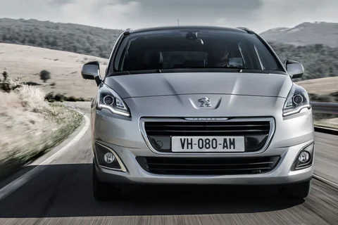Peugeot 5008 Active 1.6 e-HDi 7P 2013 view 9