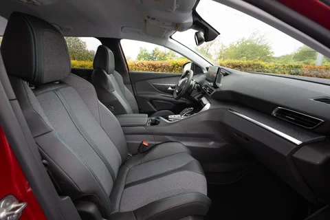 Peugeot 5008 Active 1.2 PureTech 130 2021 view 3