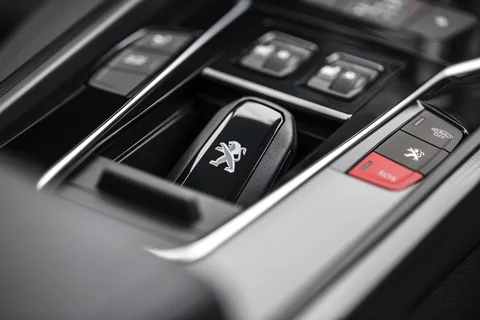 Peugeot 508 Active 1.6 e-HDi 115 2014 view 2