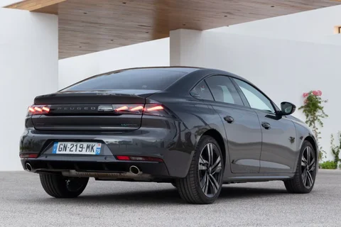 Peugeot 508 PSE HYbrid 360 2023 view 3