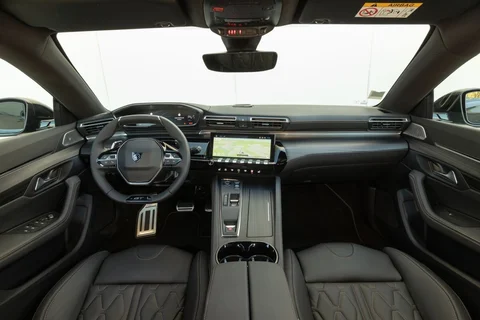 Peugeot 508 PSE HYbrid 360 2023 view 4