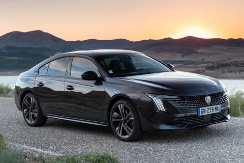 Peugeot 508 PSE HYbrid 360 2023 view 9