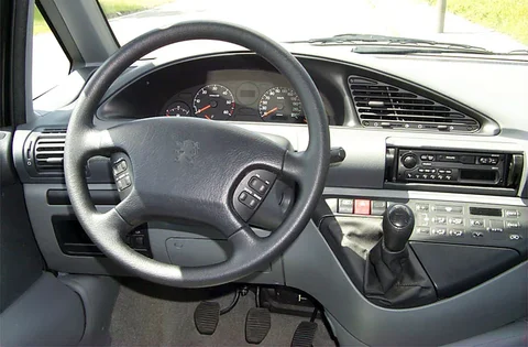Peugeot 806 STdt 2.1 1998 view 6