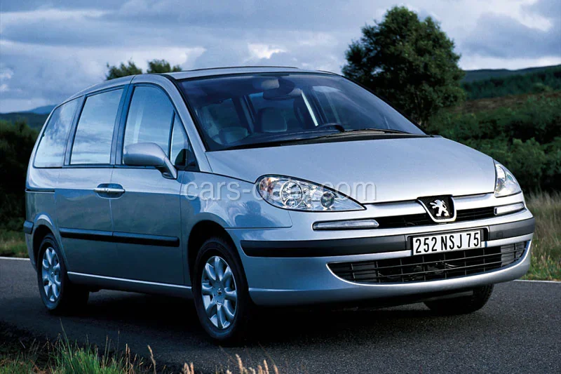 Peugeot 807 ST 2.2-16V 2002 front view