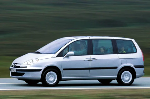 Peugeot 807 ST 2.2-16V 2002 view 2