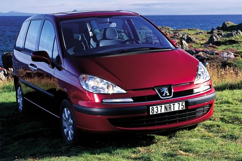 Peugeot 807 ST 2.2-16V 2002 view 4