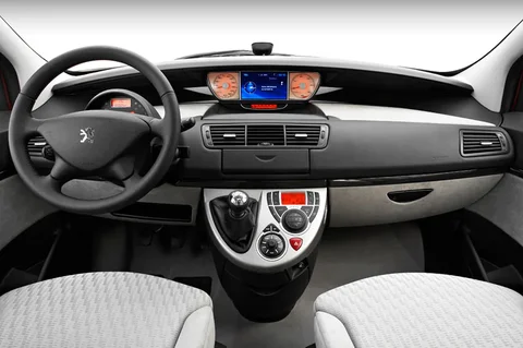Peugeot 807 SV Pullman 2.0-16V 2008 view 12