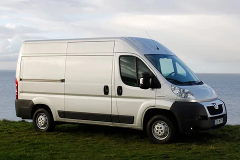 Peugeot Boxer L4H2 435 HDi 150 2012 view 2