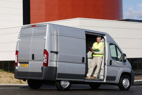 Peugeot Boxer L4H2 435 HDi 150 2012 view 4