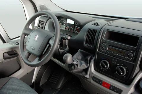 Peugeot Boxer L4H2 435 HDi 150 2012 view 12