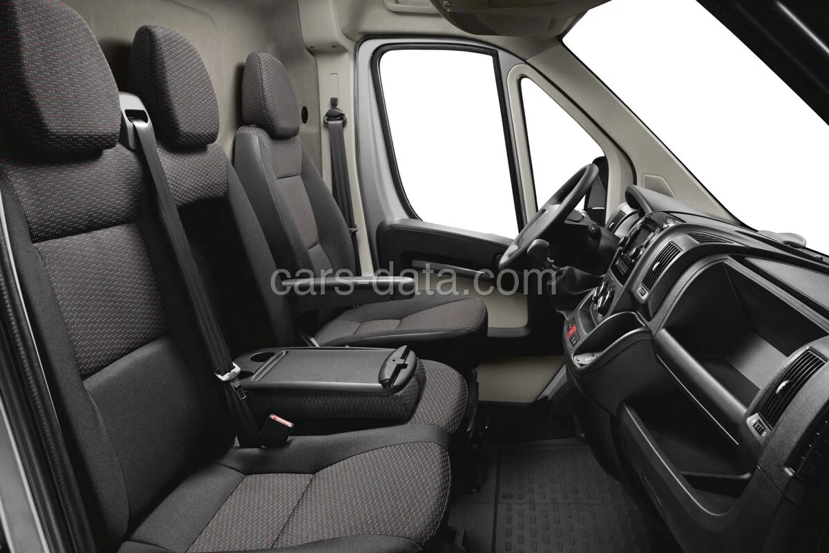 Peugeot Boxer L2H2 330 HDi 110 XT 2014 front view