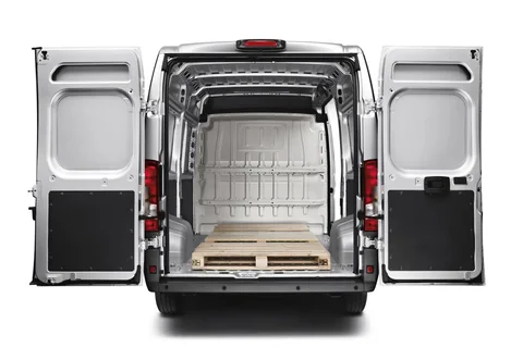 Peugeot Boxer L2H2 330 HDi 110 XT 2014 view 2