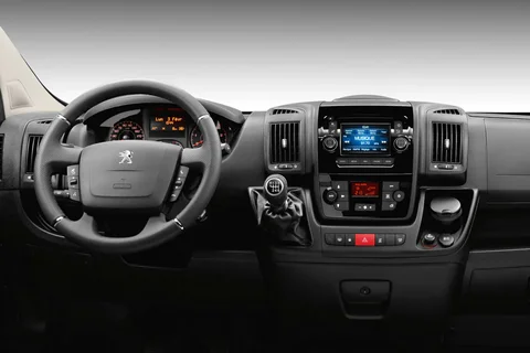 Peugeot Boxer Combi L2H2 333 e-HDi 130 2014 view 3