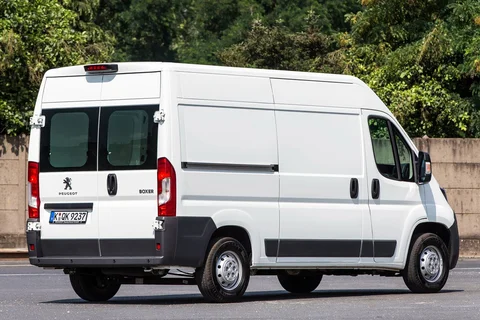 Peugeot Boxer L2H2 330 HDi 110 XT 2014 view 7
