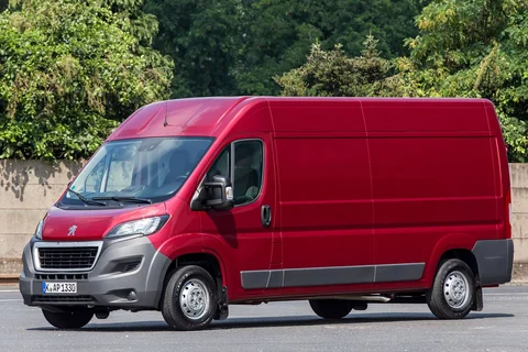Peugeot Boxer L2H2 330 HDi 110 XT 2014 view 11