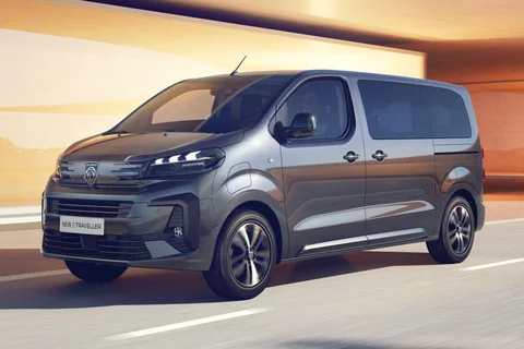 Peugeot Expert e-Traveller Long 50kWh 2023 view 3
