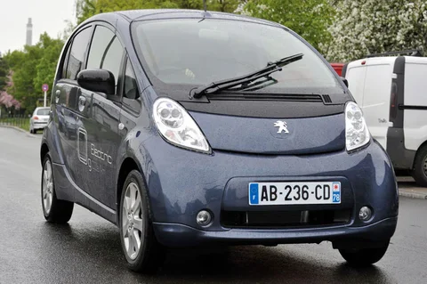 Peugeot Ion Ion 2016 view 3