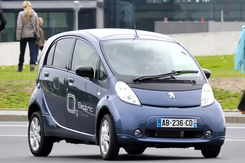 Peugeot Ion Ion 2016 view 5