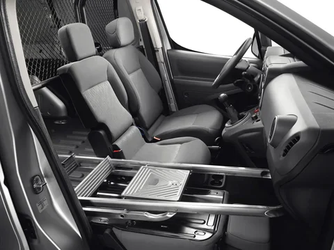 Peugeot Partner L2 XR Electric Premium 2017 view 2