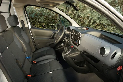 Peugeot Partner 122 L1 XT 1.6 e-HDi 90hp 2012 view 3