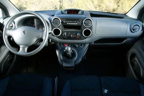Peugeot Partner 122 L1 XT 1.6 e-HDi 90hp 2012 view 4