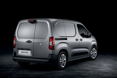 Peugeot Partner Long PureTech 110 2022 view 11