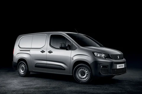Peugeot Partner Long PureTech 110 2022 view 2