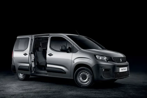 Peugeot Partner Long PureTech 110 2022 view 3