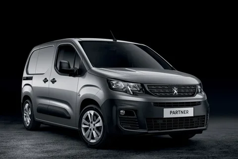 Peugeot Partner Long PureTech 110 2022 view 4