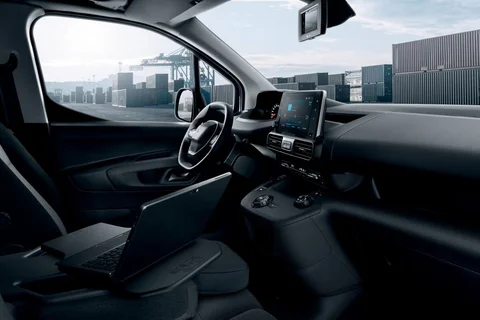 Peugeot Partner Long PureTech 110 2022 view 7