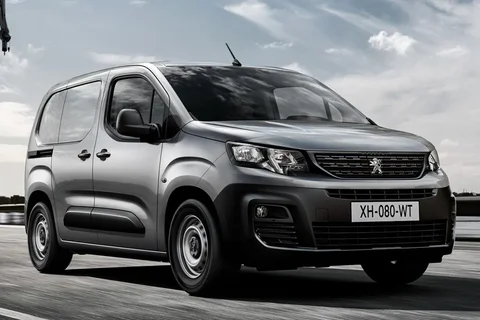 Peugeot Partner Long PureTech 110 2022 view 9